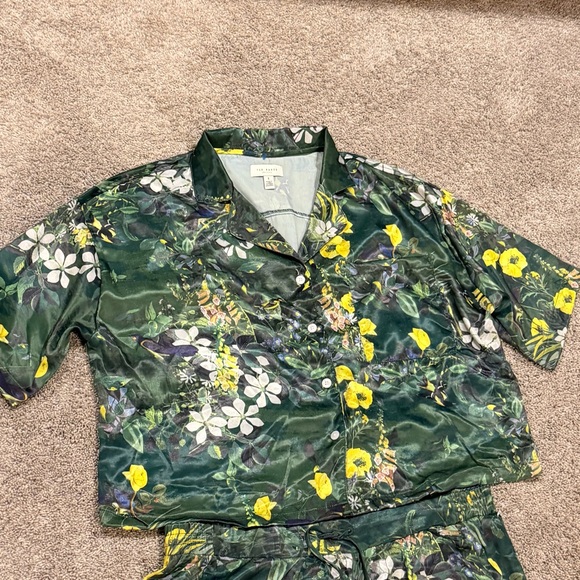 Ted Baker Green Floral Pajama Set - Picture 2 of 11